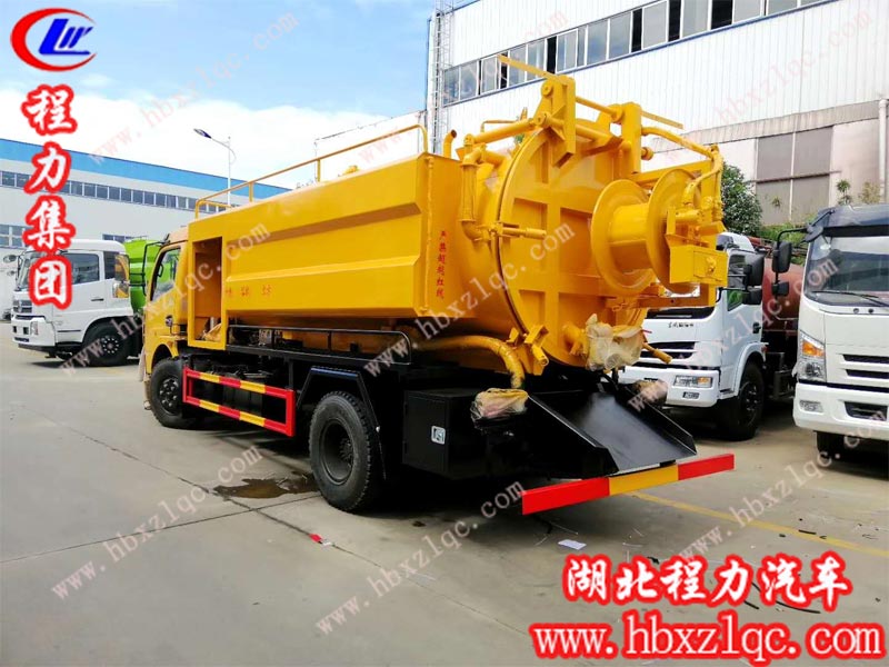 程力新款東風(fēng)大多利卡聯(lián)合疏通清洗吸污車(chē)展現(xiàn)萬(wàn)丈光芒
