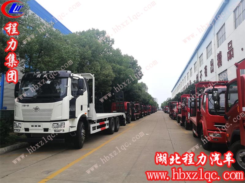 程力專用汽車股份有限公司平板運(yùn)輸車讓您日進(jìn)斗金，天天有金喜，不服來購(gòu)！