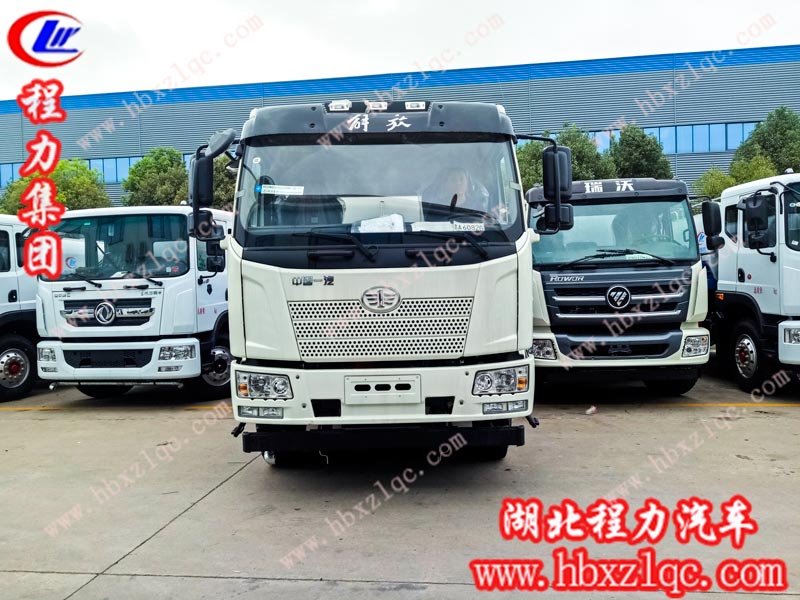 程力集團(tuán)灑水車教你去污除垢，煥新如初