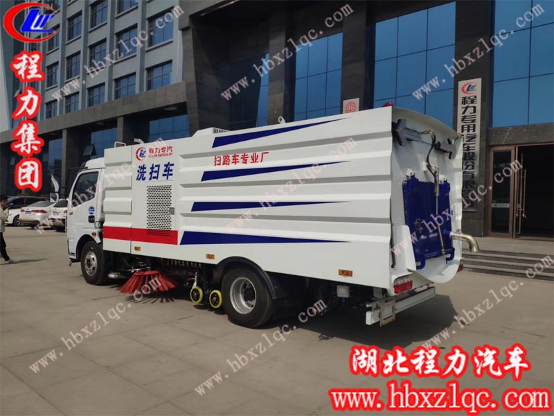 程力集團(tuán)掃路車七月鉅惠，定東風(fēng)國(guó)五大多利卡洗掃車送空調(diào)啦！
