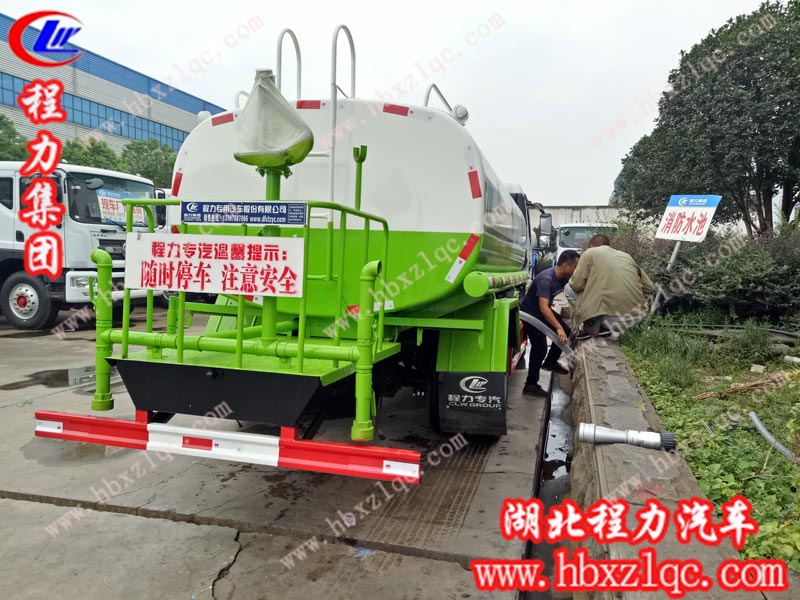 程力集團(tuán)灑水車(chē)加裝農(nóng)藥噴灑裝置注意事項(xiàng)