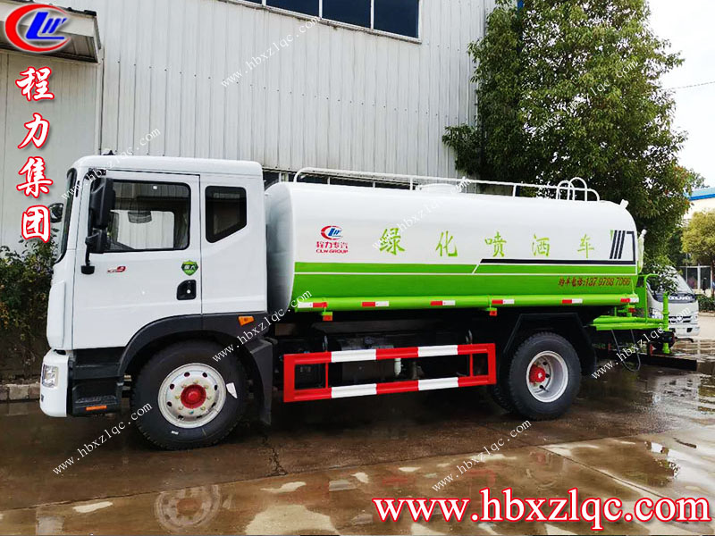 東風(fēng)D9多功能綠化灑水車繼續(xù)致力于河北定興環(huán)衛(wèi)建設(shè)