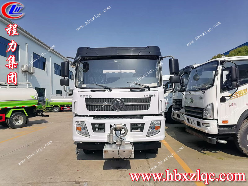 春暖花開，程力集團(tuán)東風(fēng)福瑞卡12方灑水車奔你而來！