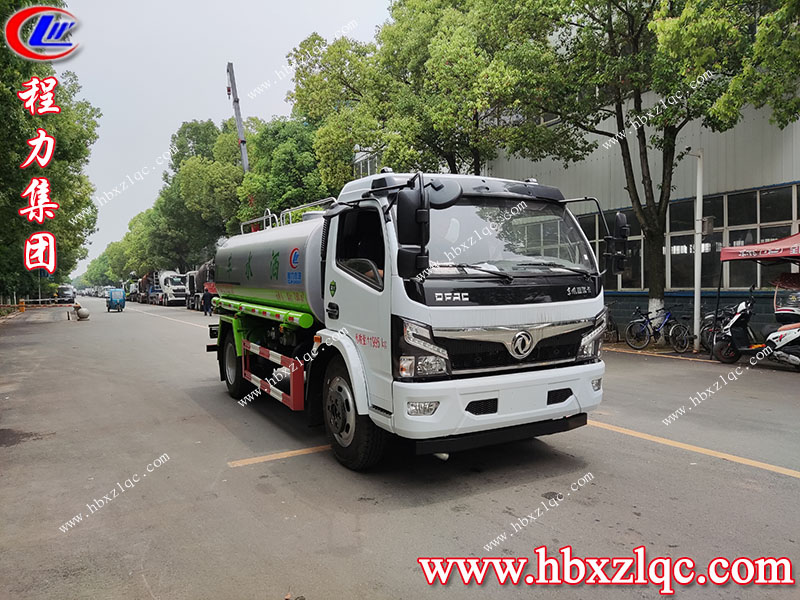 程力集團(tuán)灑水車遠(yuǎn)近聞名，襄陽客戶來廠提車！