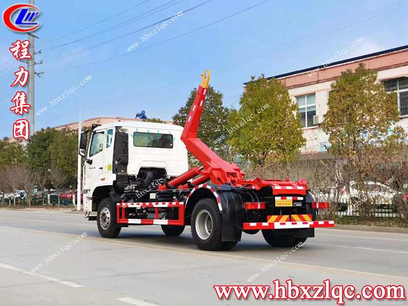 “我們是專業(yè)的垃圾搬運工”---程力集團(tuán)勾臂垃圾車。