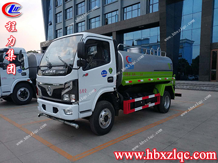 游走在城市的大街小巷，帶著音樂的灑水車-程力東風(fēng)D9灑水車
