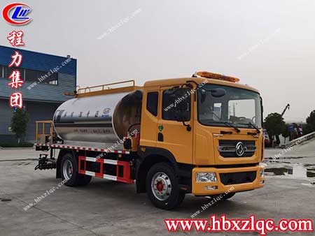 程力智能型瀝青灑布車，打造方便高效快捷的城市道路建設(shè)