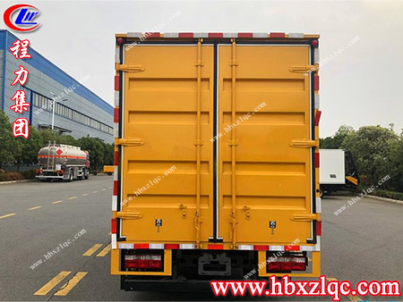 程力牌東風(fēng)多利卡市政檢修車(chē)，配置液壓排水系統(tǒng)，一車(chē)多用