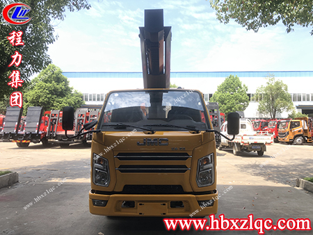 手動(dòng)遙控雙平臺(tái)，省時(shí)省力更便捷的高空作業(yè)車前來駕到！